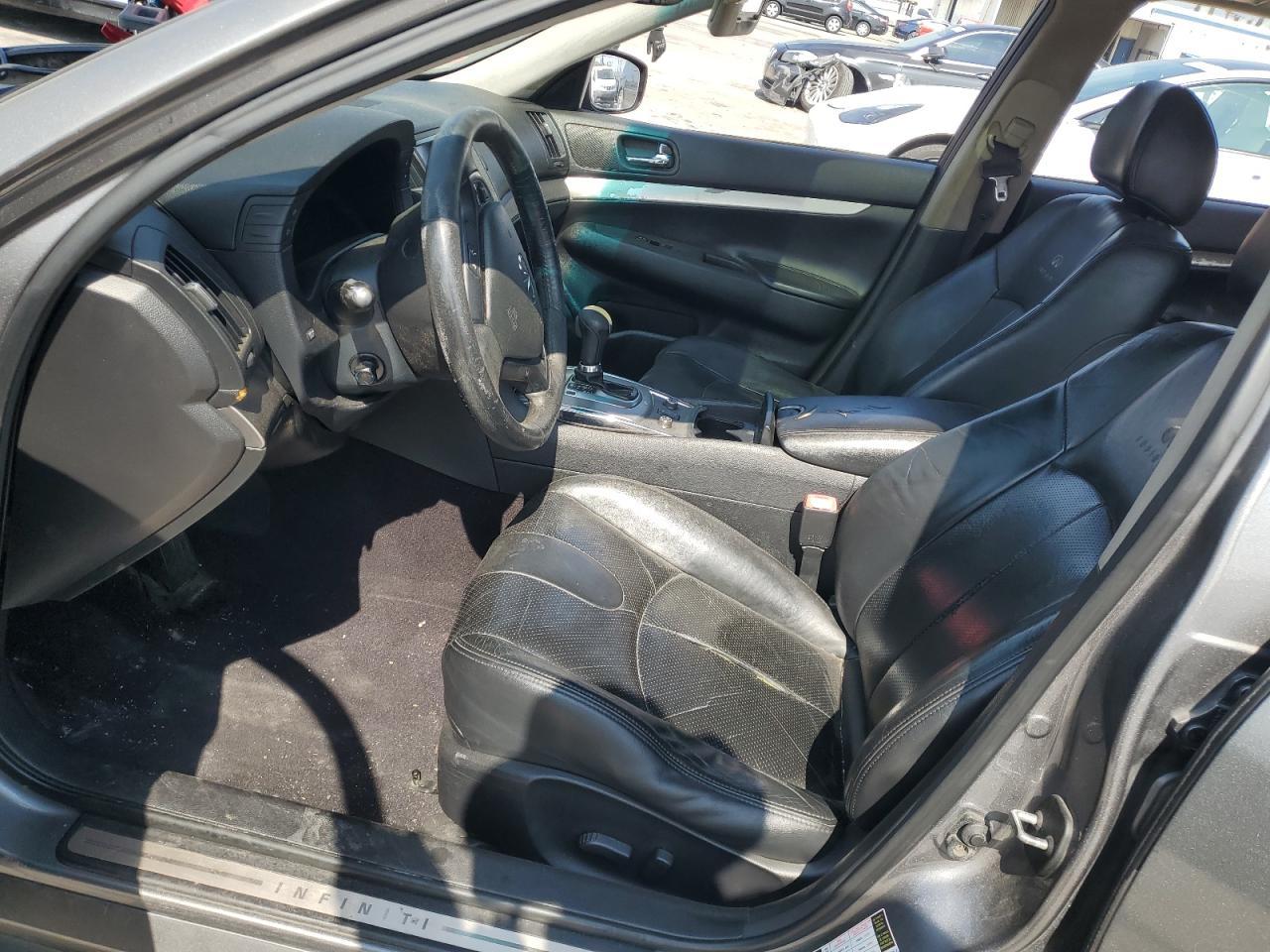 2011 INFINITI G37 - Image 7