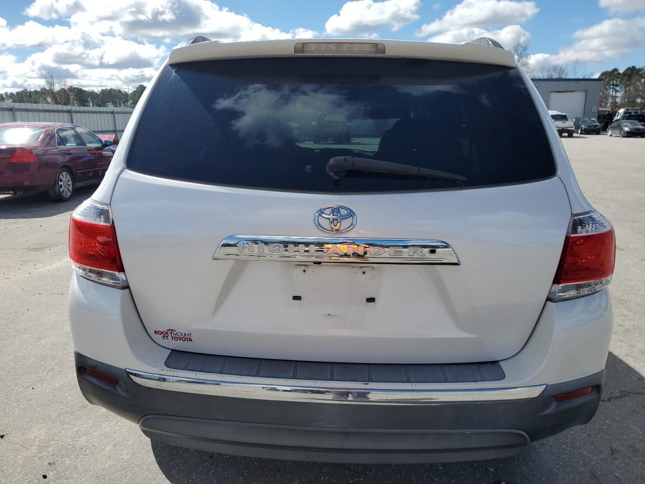 2011 TOYOTA HIGHLANDER - Image 6