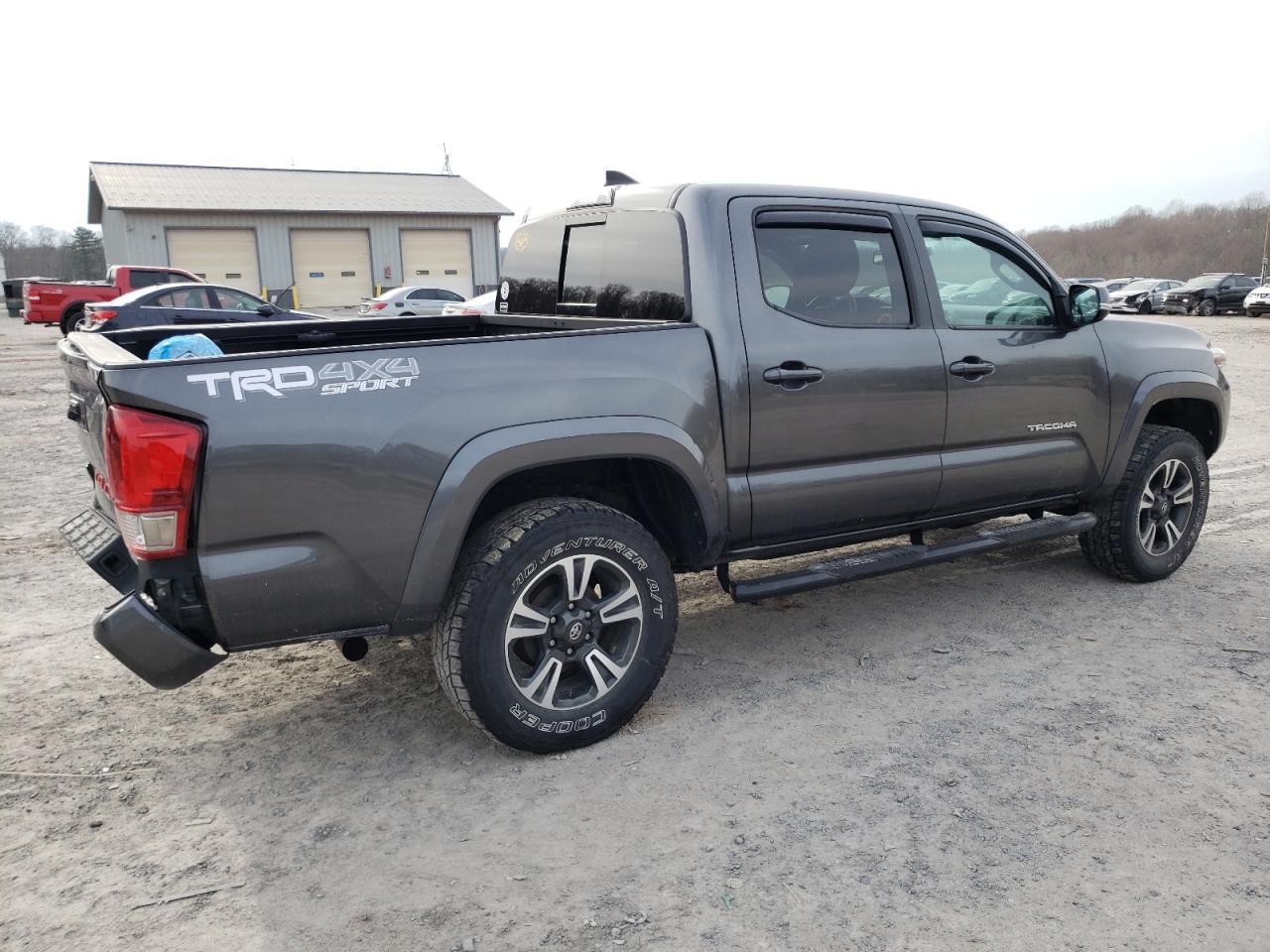 2017 TOYOTA TACOMA DOU - Фото 3