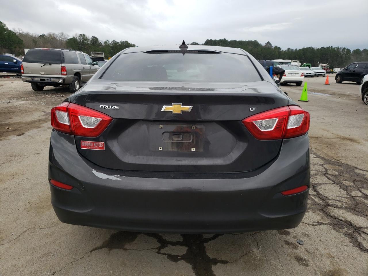 2017 CHEVROLET CRUZE LT - Image 6