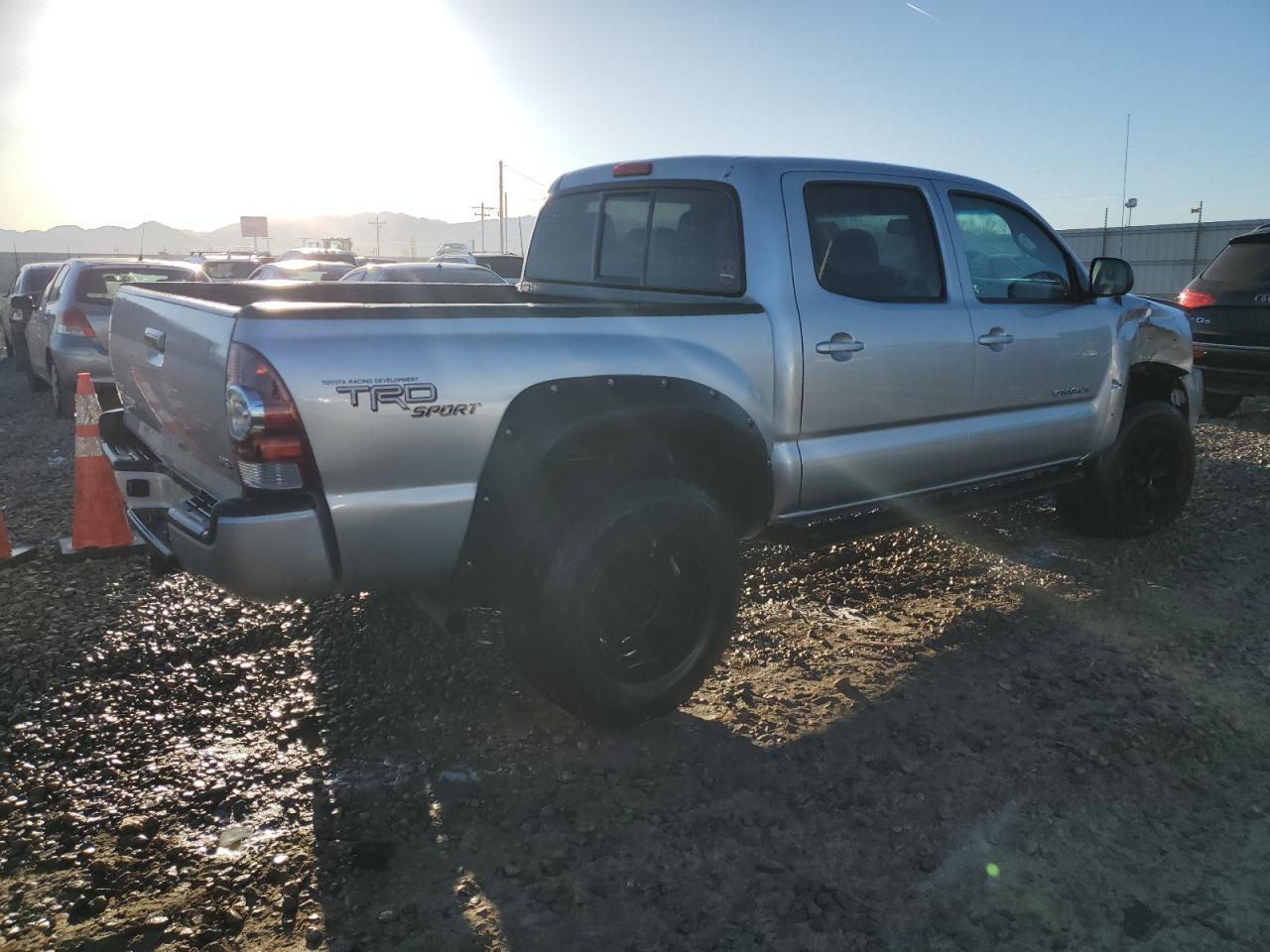 2011 TOYOTA TACOMA DOU - Фото 3