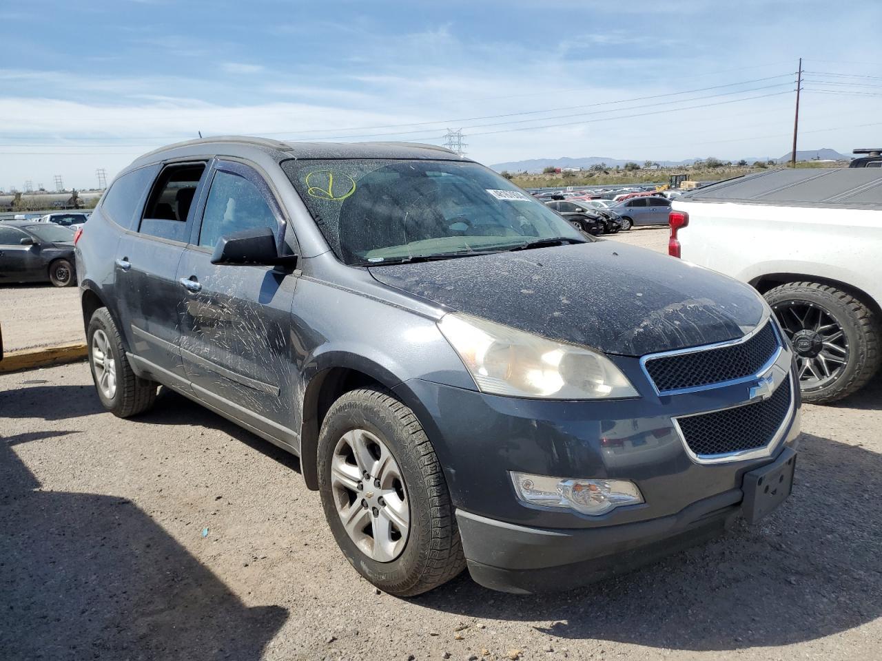 2011 CHEVROLET TRAVERSE L - Image 4