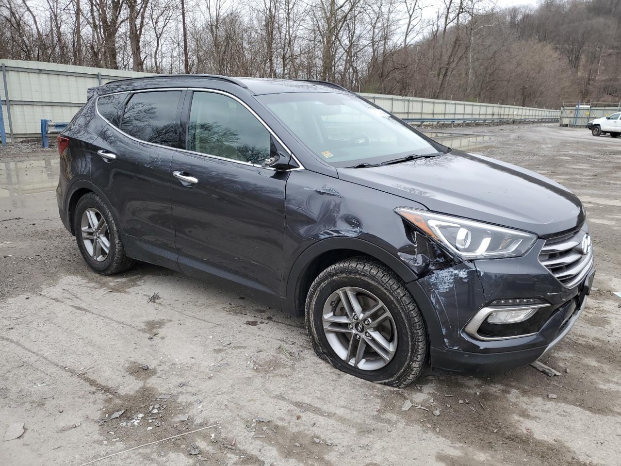 2017 HYUNDAI SANTA FE S - Image 4