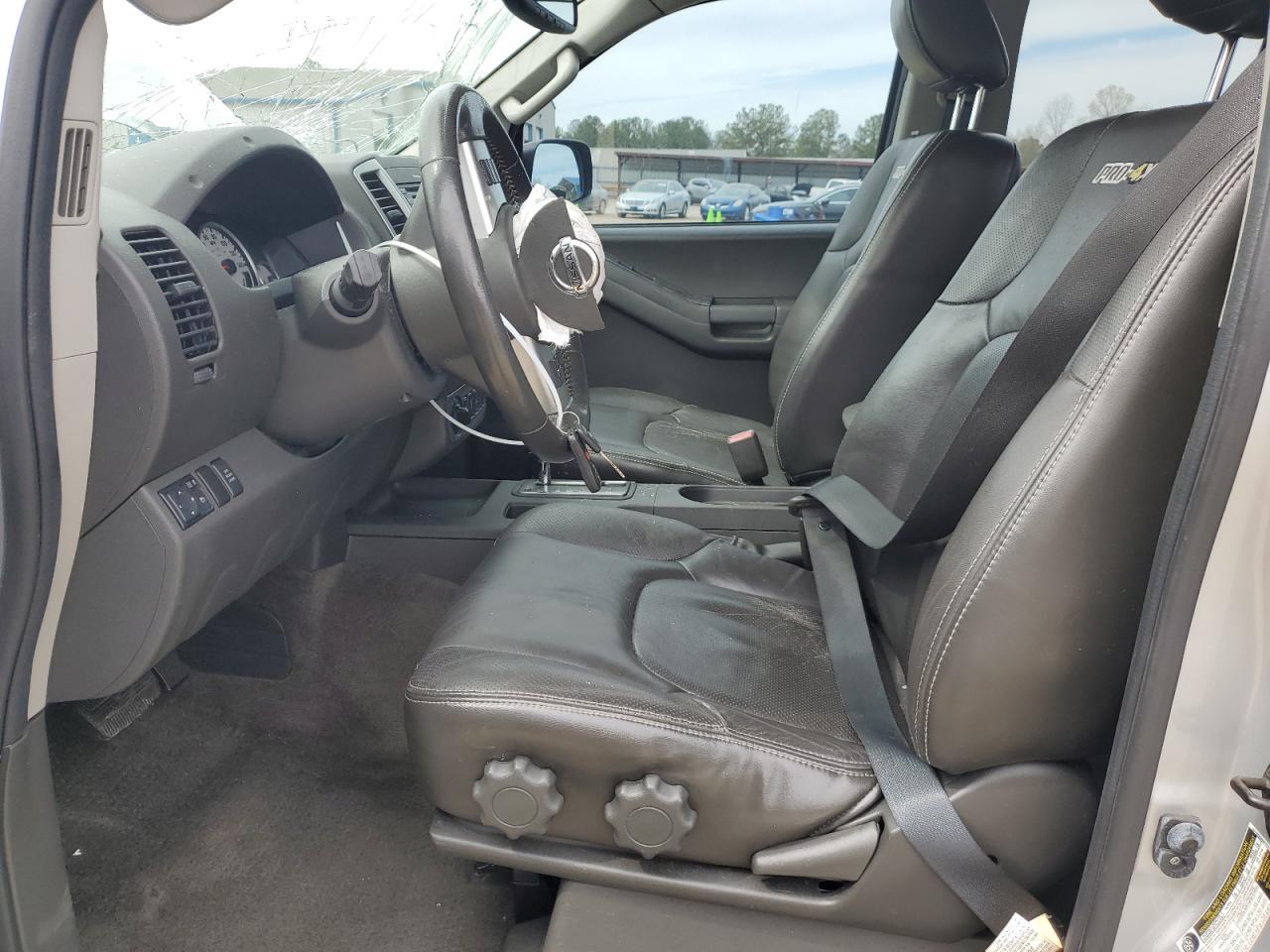 2014 NISSAN XTERRA X - Image 7