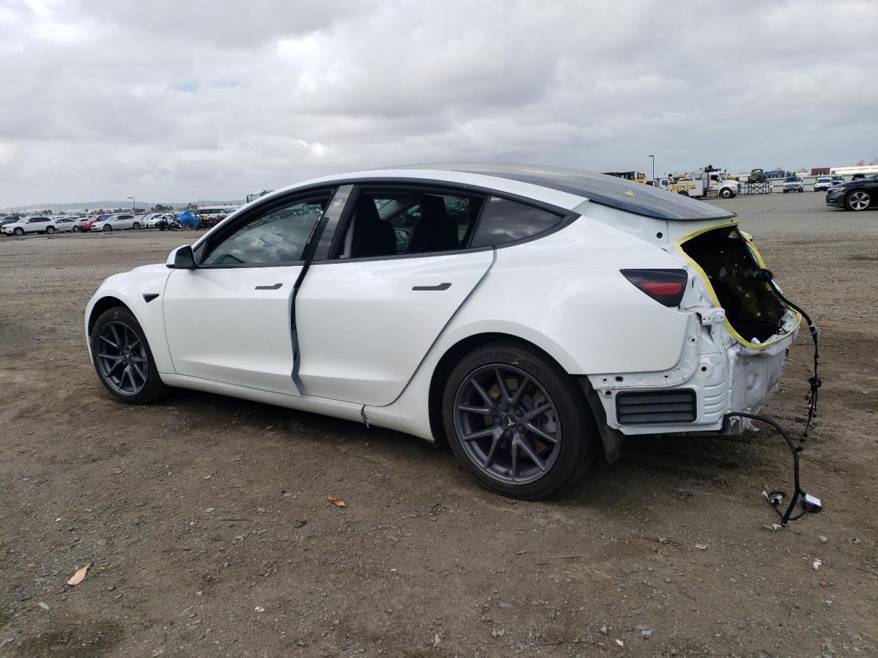 2022 TESLA MODEL 3 - Фото 2