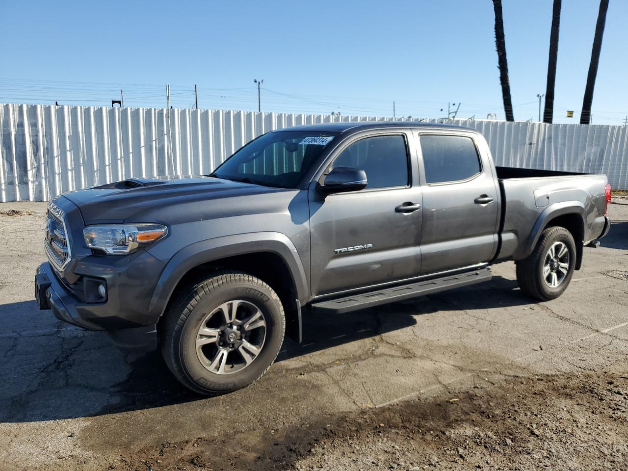 2017 TOYOTA TACOMA DOU