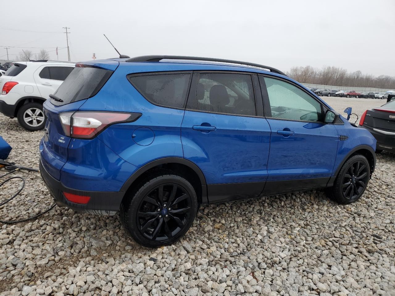 2017 FORD ESCAPE SE - Фото 3
