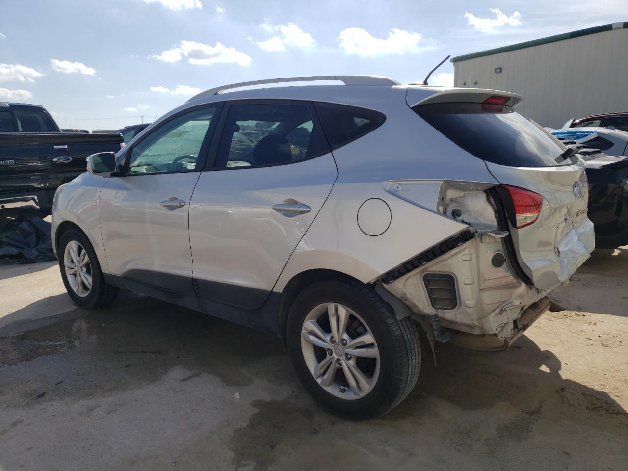 2012 HYUNDAI TUCSON GLS - Image 2