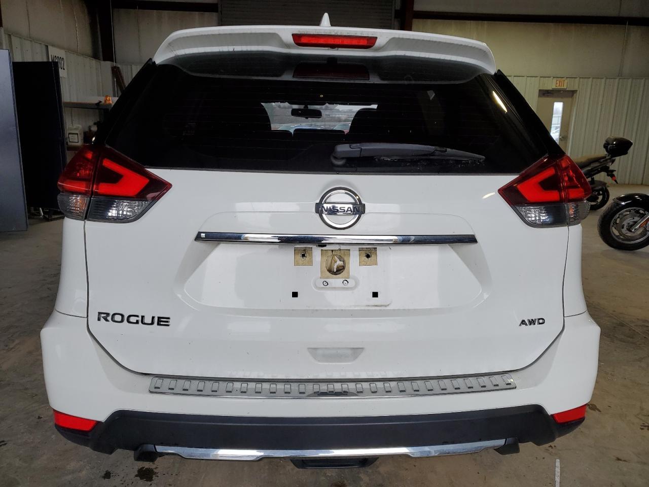 2017 NISSAN ROGUE S - Image 6