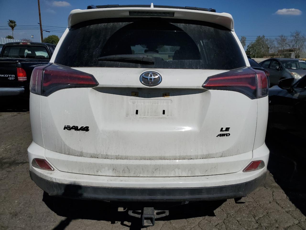 2018 TOYOTA RAV4 LE - Image 6