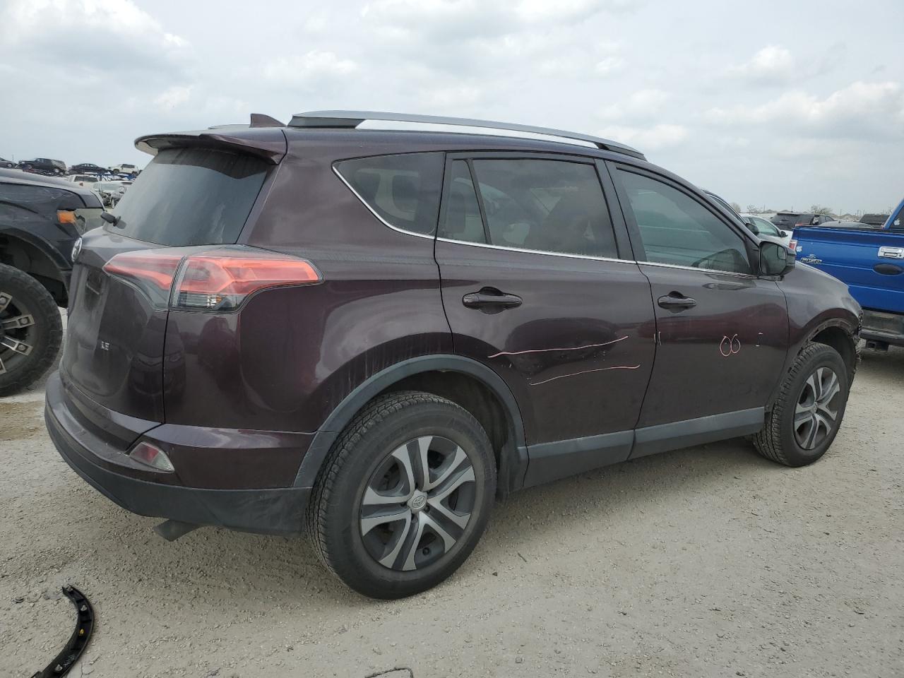2017 TOYOTA RAV4 LE - Image 3