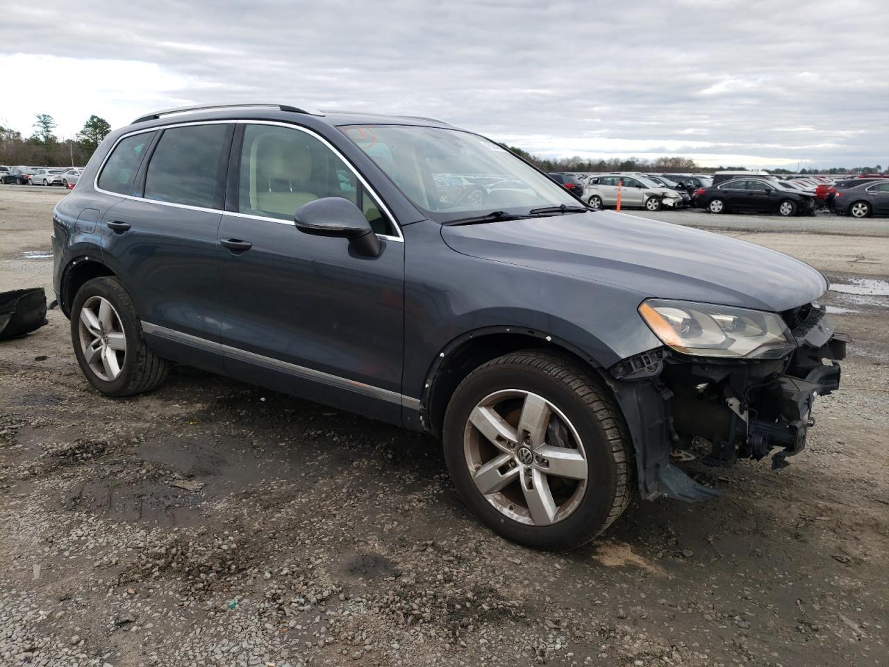 2012 VOLKSWAGEN TOUAREG V6 - Image 4