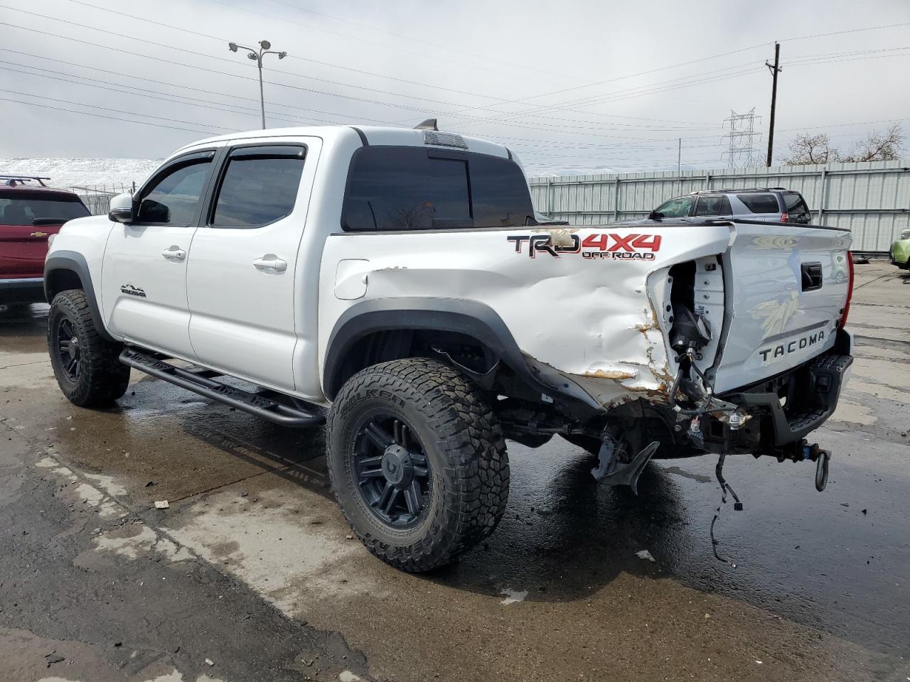 2017 TOYOTA TACOMA DOU - Фото 2