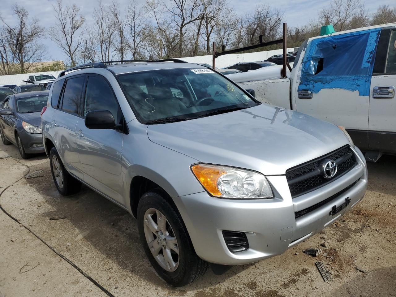 2011 TOYOTA RAV4 - Image 4