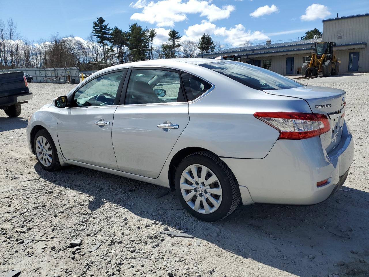2013 NISSAN SENTRA S - Фото 2