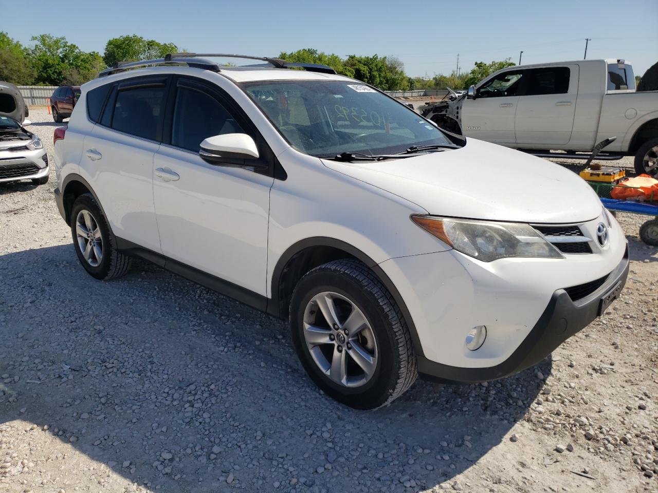 2015 TOYOTA RAV4 XLE - Image 4
