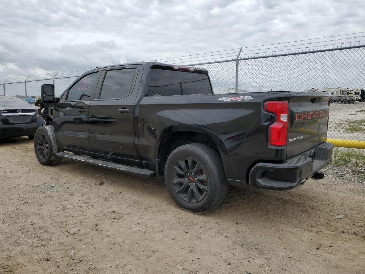 2019 CHEVROLET SILVERADO - Фото 2