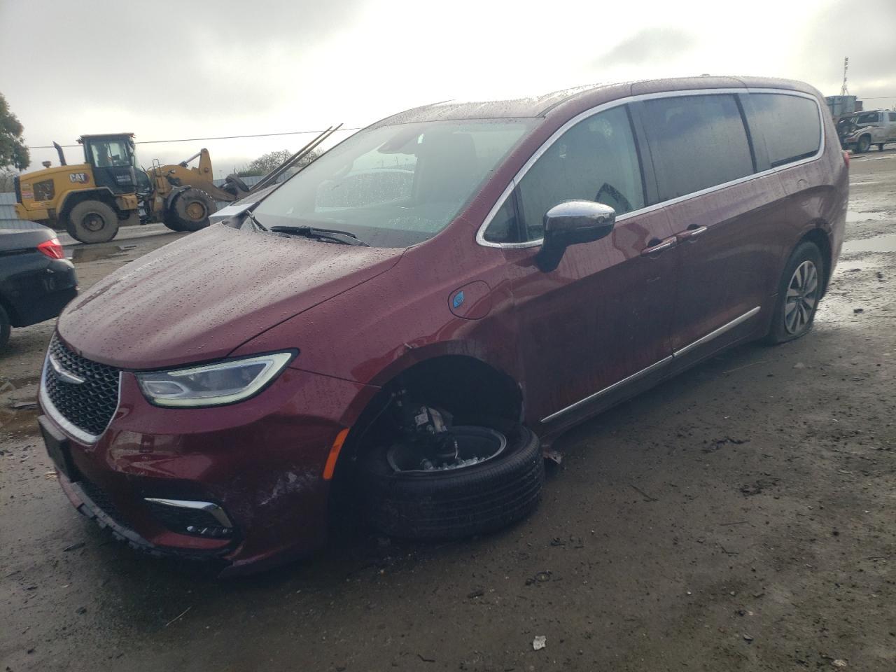 2023 CHRYSLER PACIFICA H car image