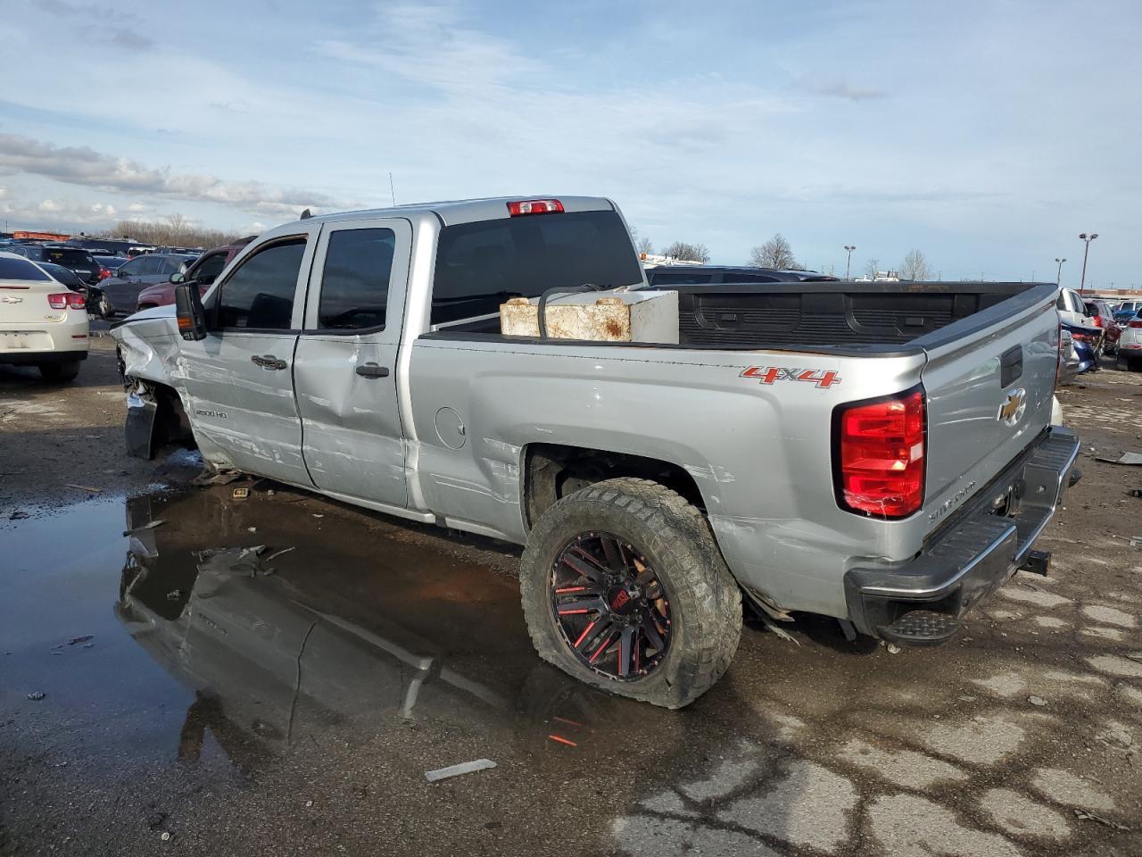 2017 CHEVROLET SILVERADO - Image 2