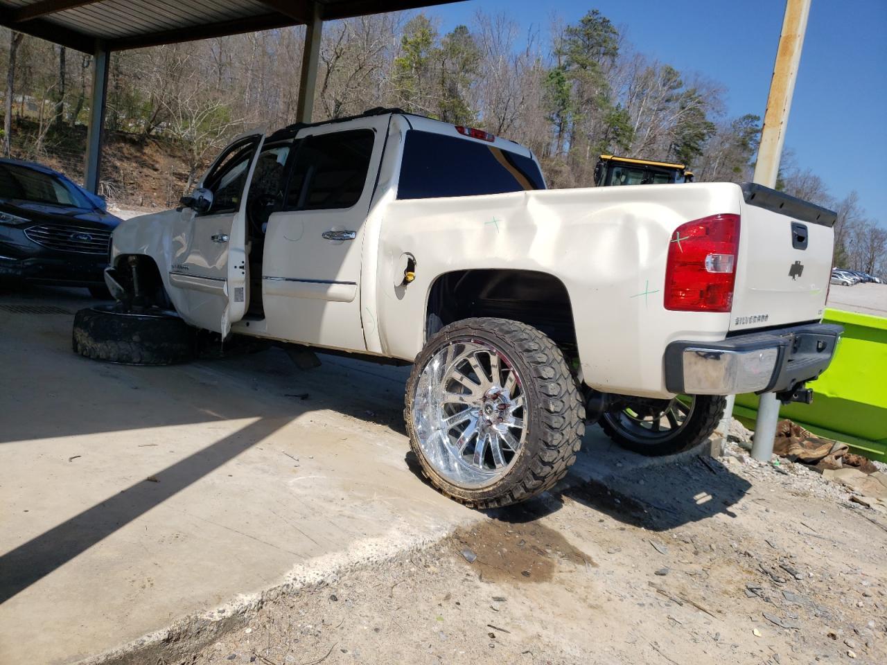 2013 CHEVROLET SILVERADO - Image 2