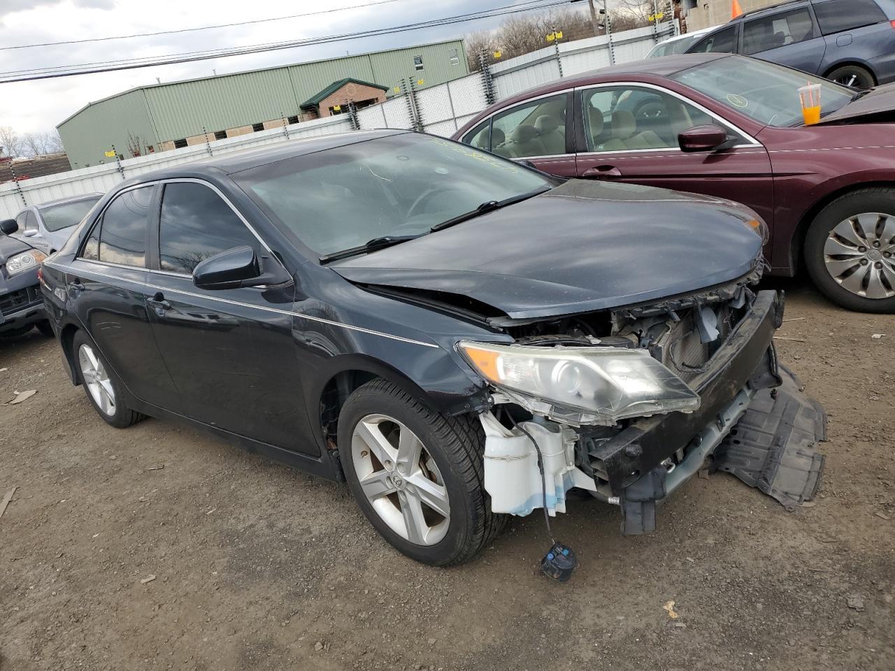 2014 TOYOTA CAMRY L - Фото 4