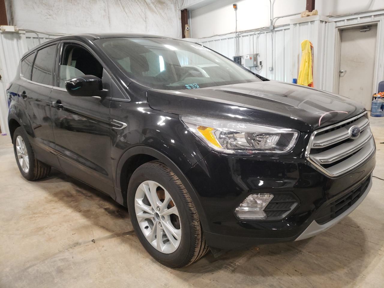 2017 FORD ESCAPE SE - Image 4