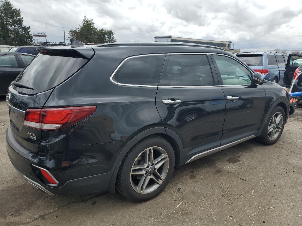2017 HYUNDAI SANTA FE S - Image 3