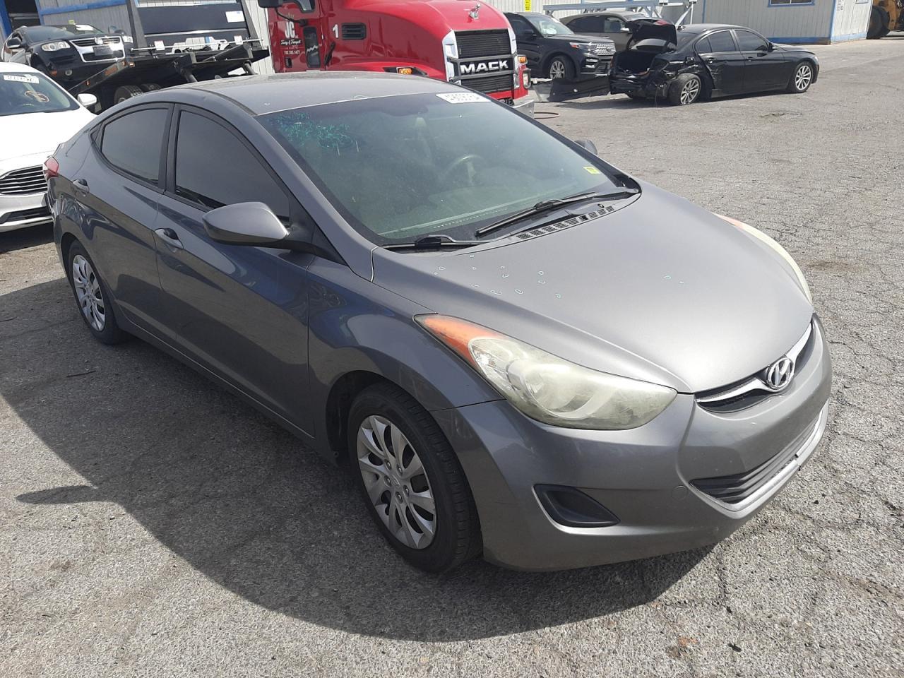2013 HYUNDAI ELANTRA GL - Image 4