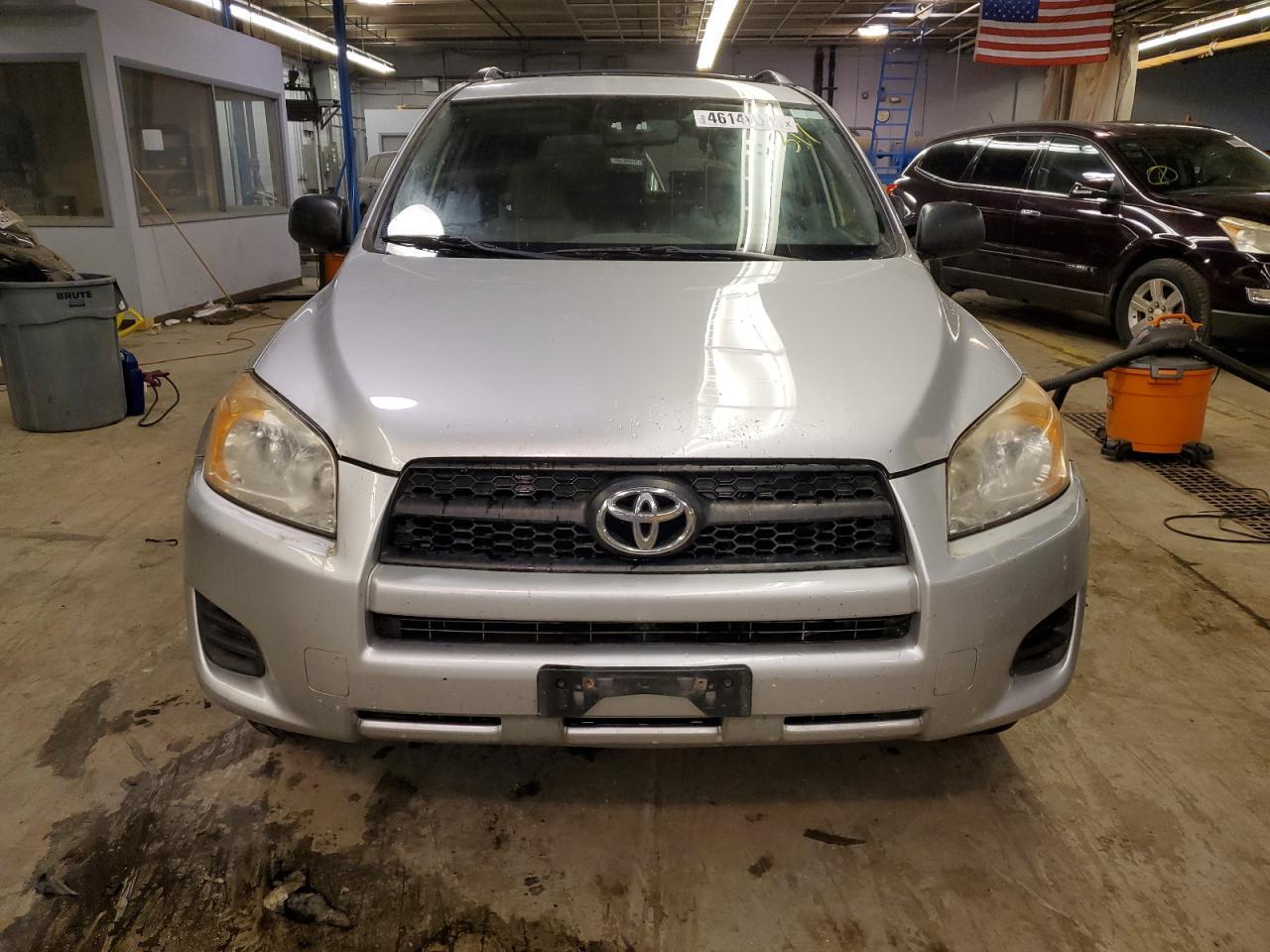 2011 TOYOTA RAV4 - Image 5