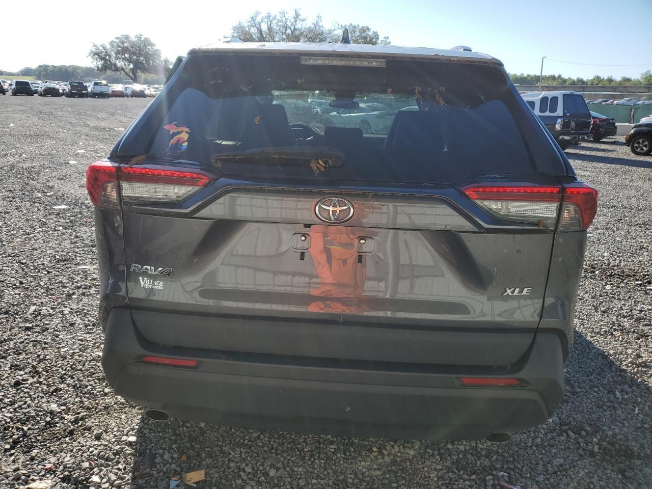 2019 TOYOTA RAV4 XLE P - Фото 6