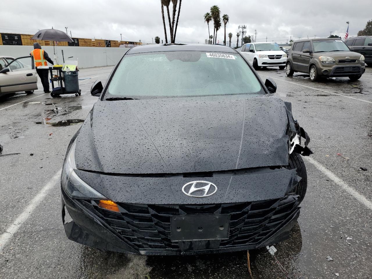 2023 HYUNDAI ELANTRA SE - Фото 5