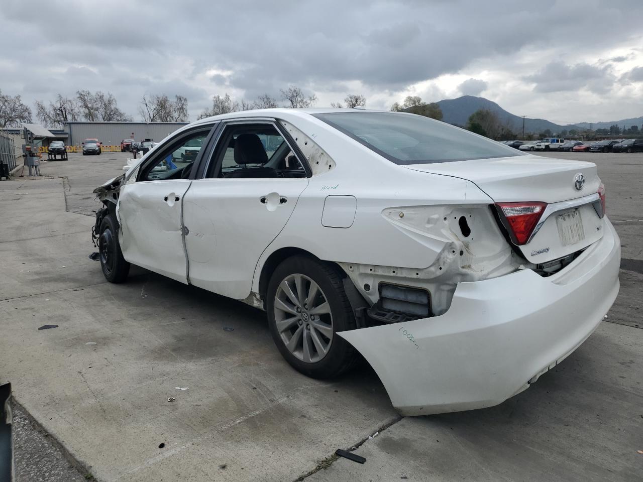 2017 TOYOTA CAMRY LE - Image 2