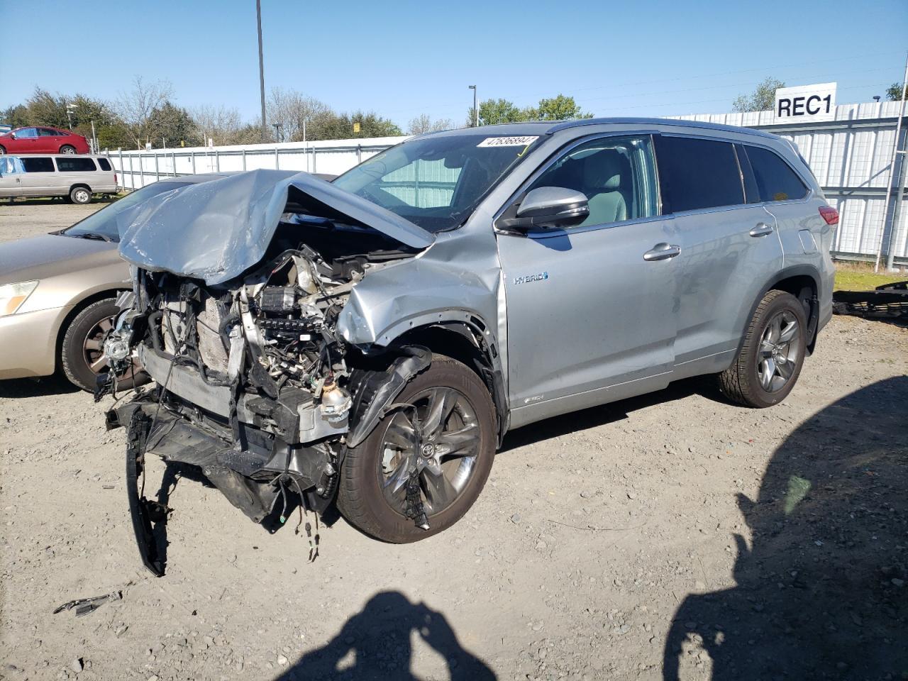 2019 TOYOTA HIGHLANDER car image