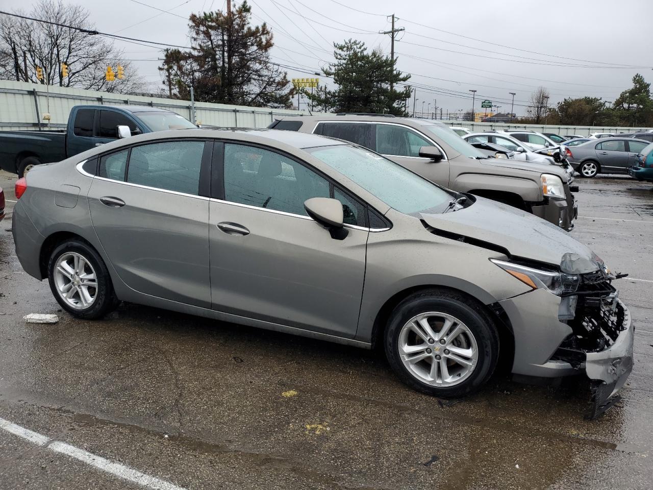 2017 CHEVROLET CRUZE LT - Image 4