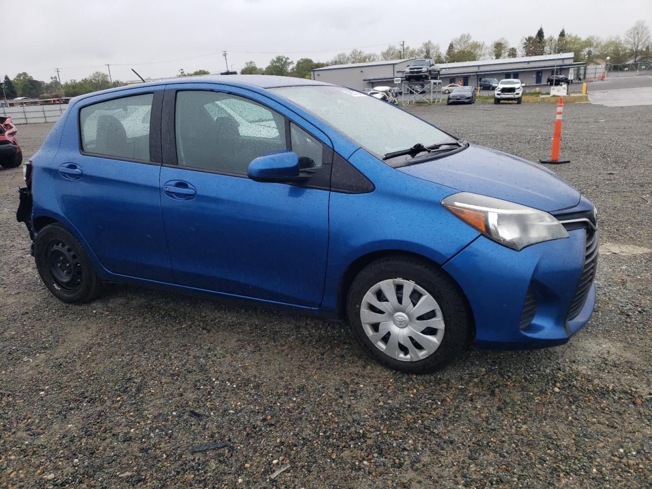 2015 TOYOTA YARIS - Фото 4