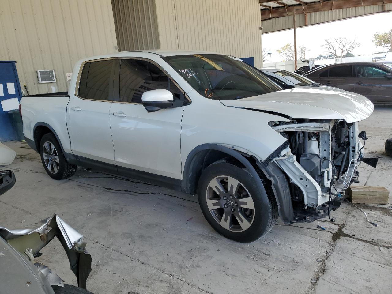 2017 HONDA RIDGELINE - Фото 4