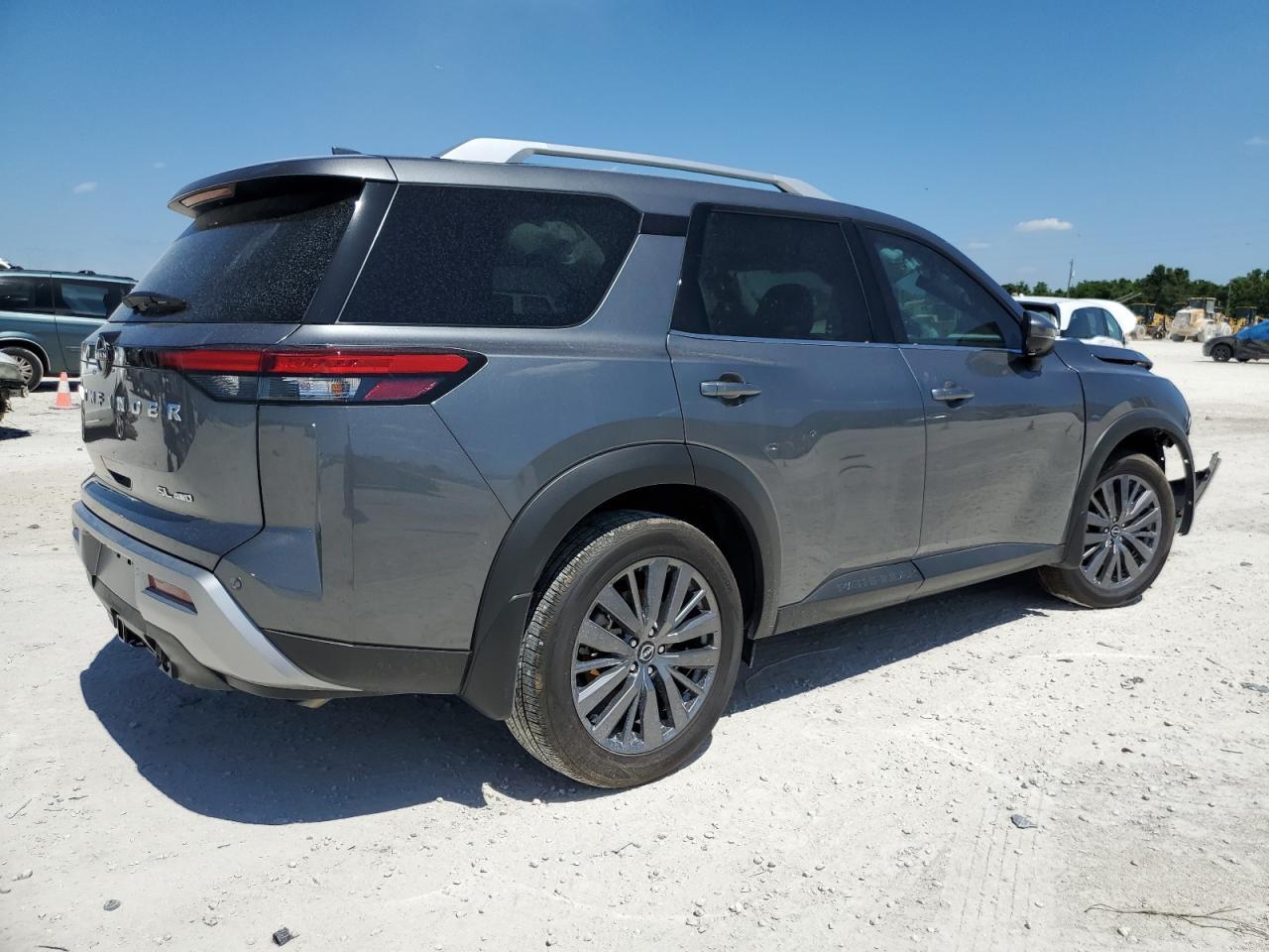 2024 NISSAN PATHFINDER - Image 3