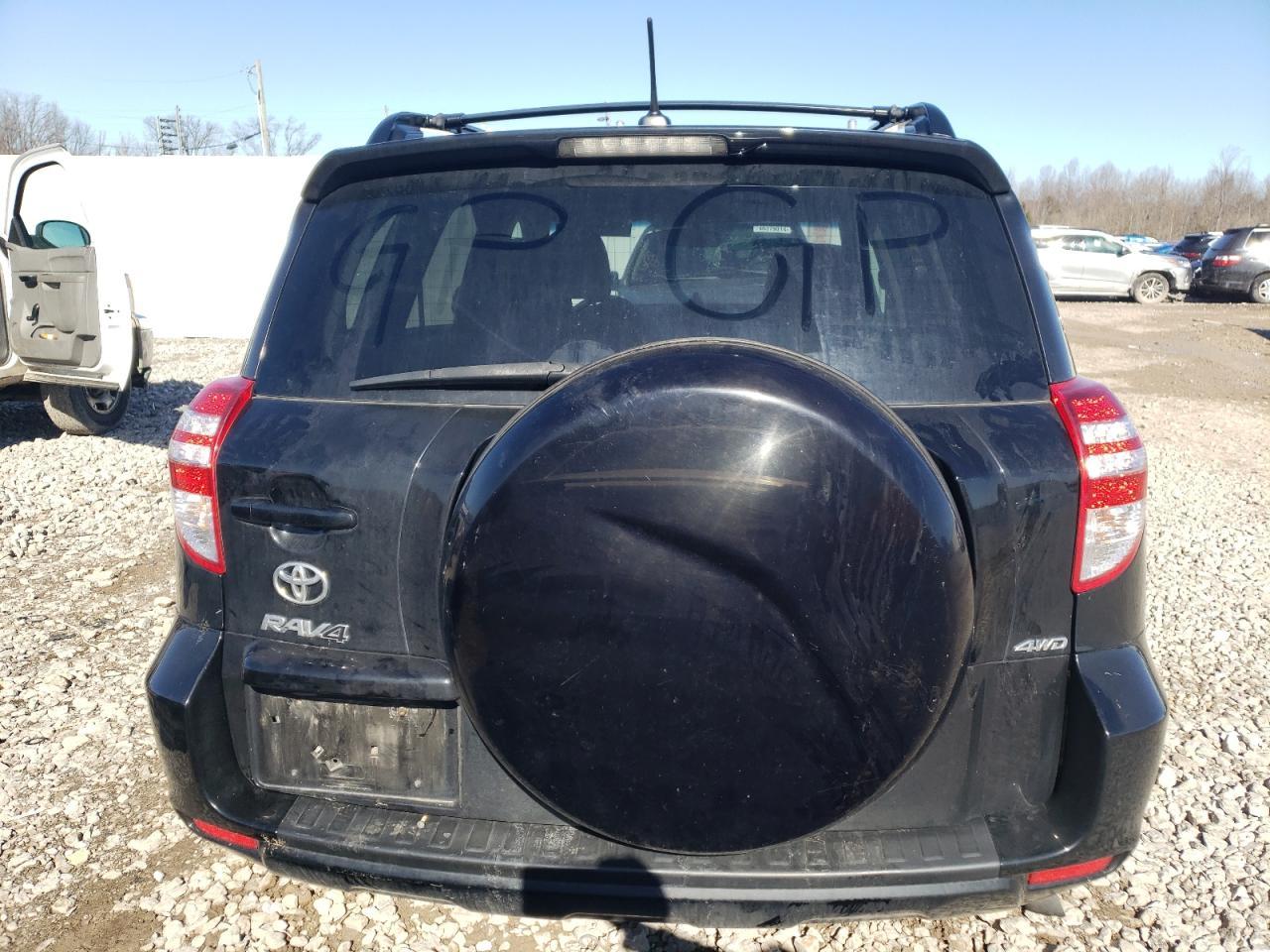2011 TOYOTA RAV4 - Фото 6