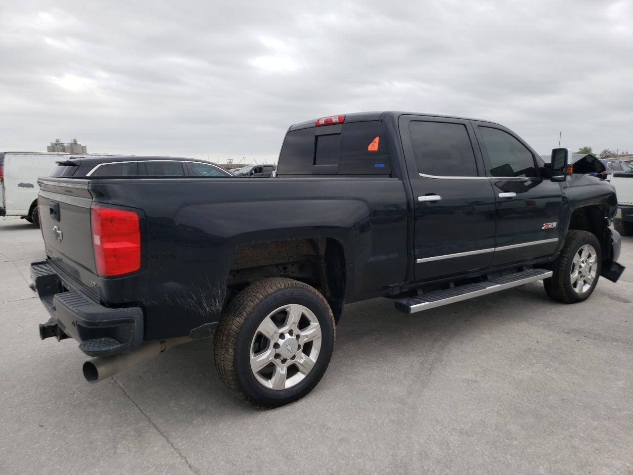 2017 CHEVROLET SILVERADO - Image 3