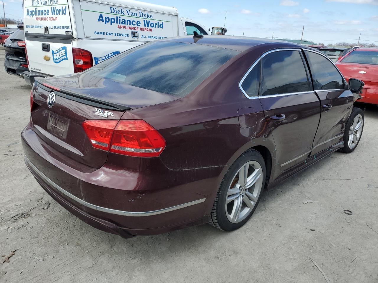 2014 VOLKSWAGEN PASSAT SEL - Фото 3