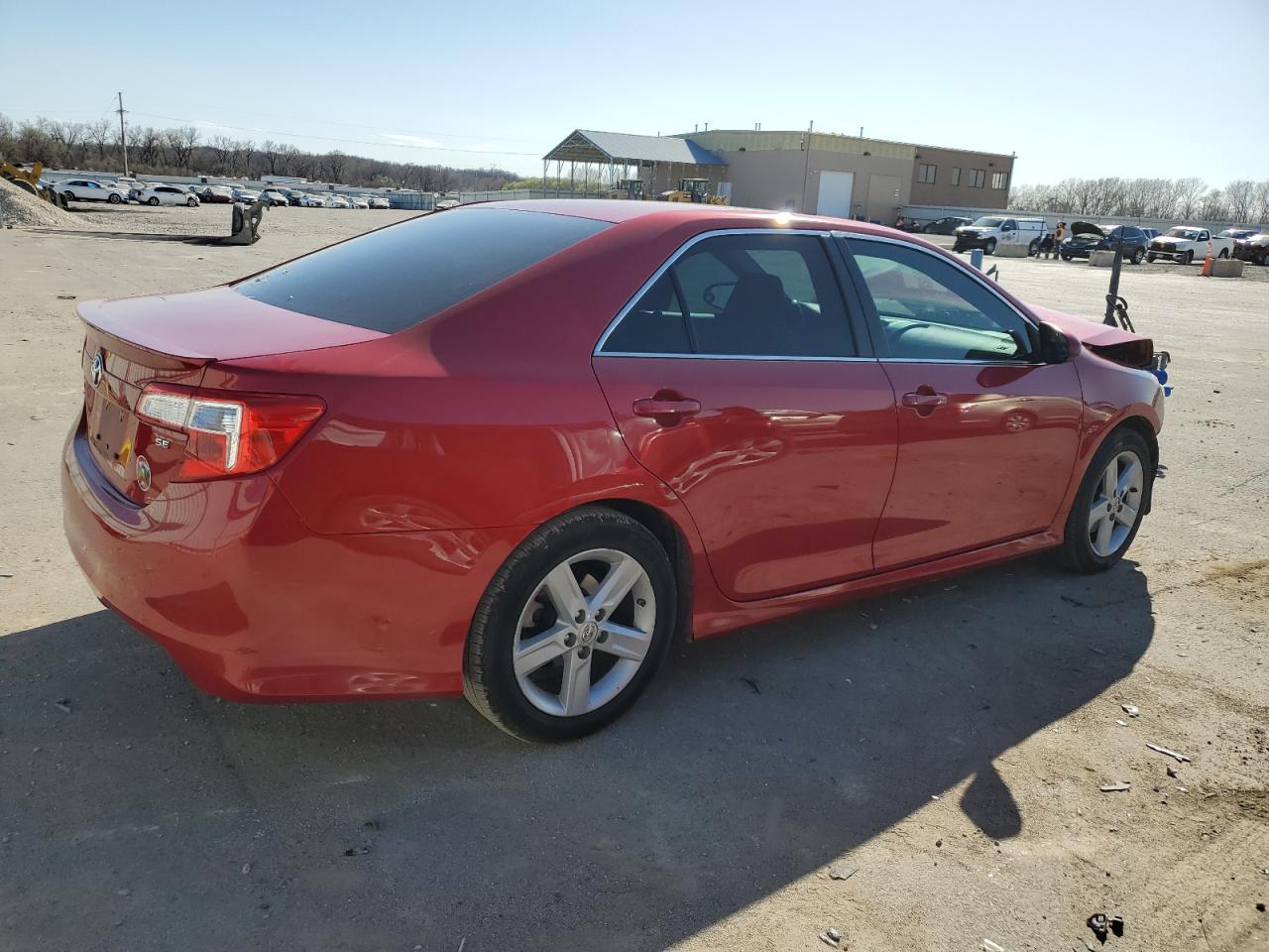 2014 TOYOTA CAMRY L - Image 3