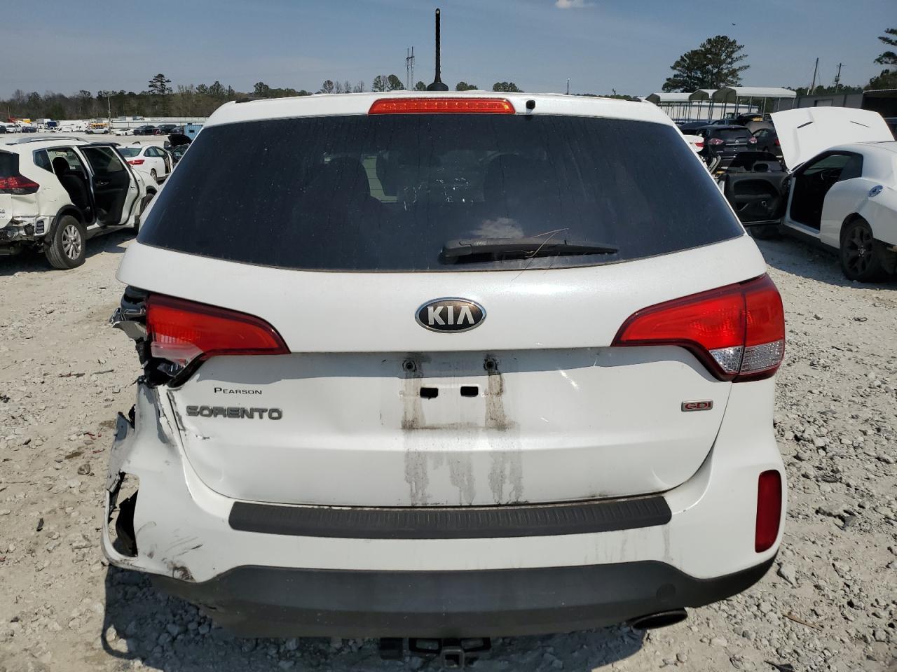 2014 KIA SORENTO LX - Image 6