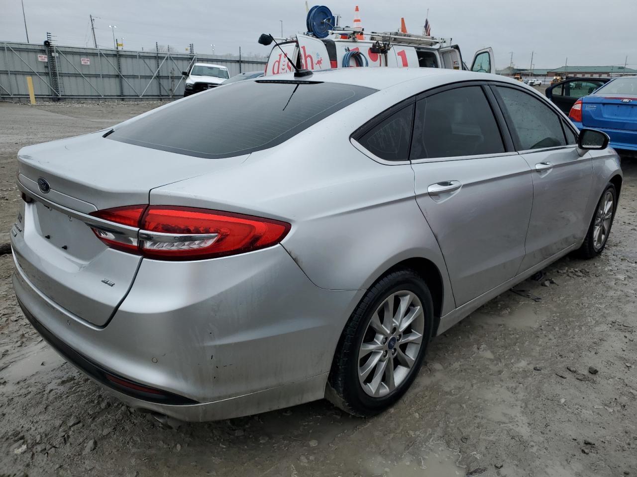 2017 FORD FUSION SE - Фото 3