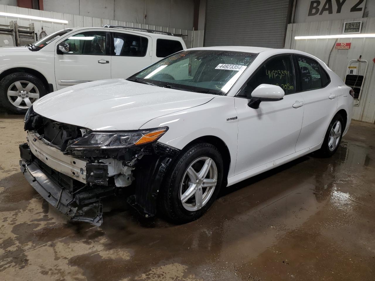 2018 TOYOTA CAMRY LE