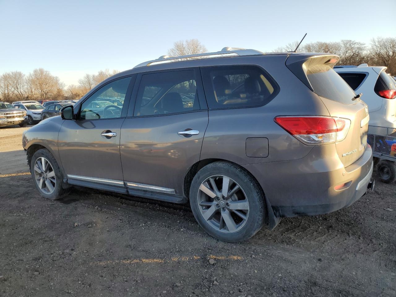 2013 NISSAN PATHFINDER - Фото 2