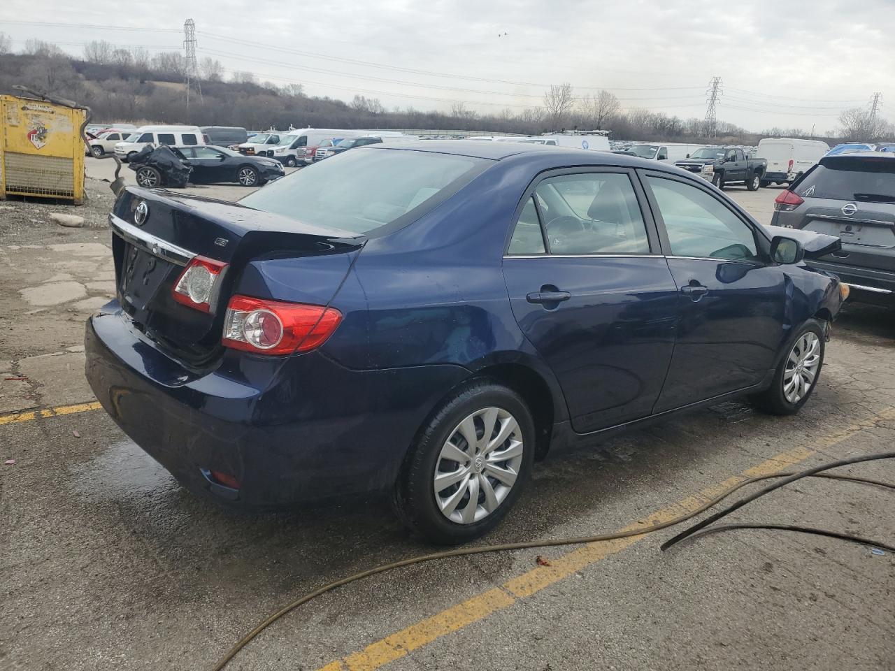 2013 TOYOTA COROLLA BA - Фото 3