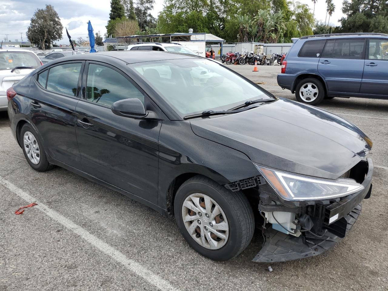 2019 HYUNDAI ELANTRA SE - Image 4