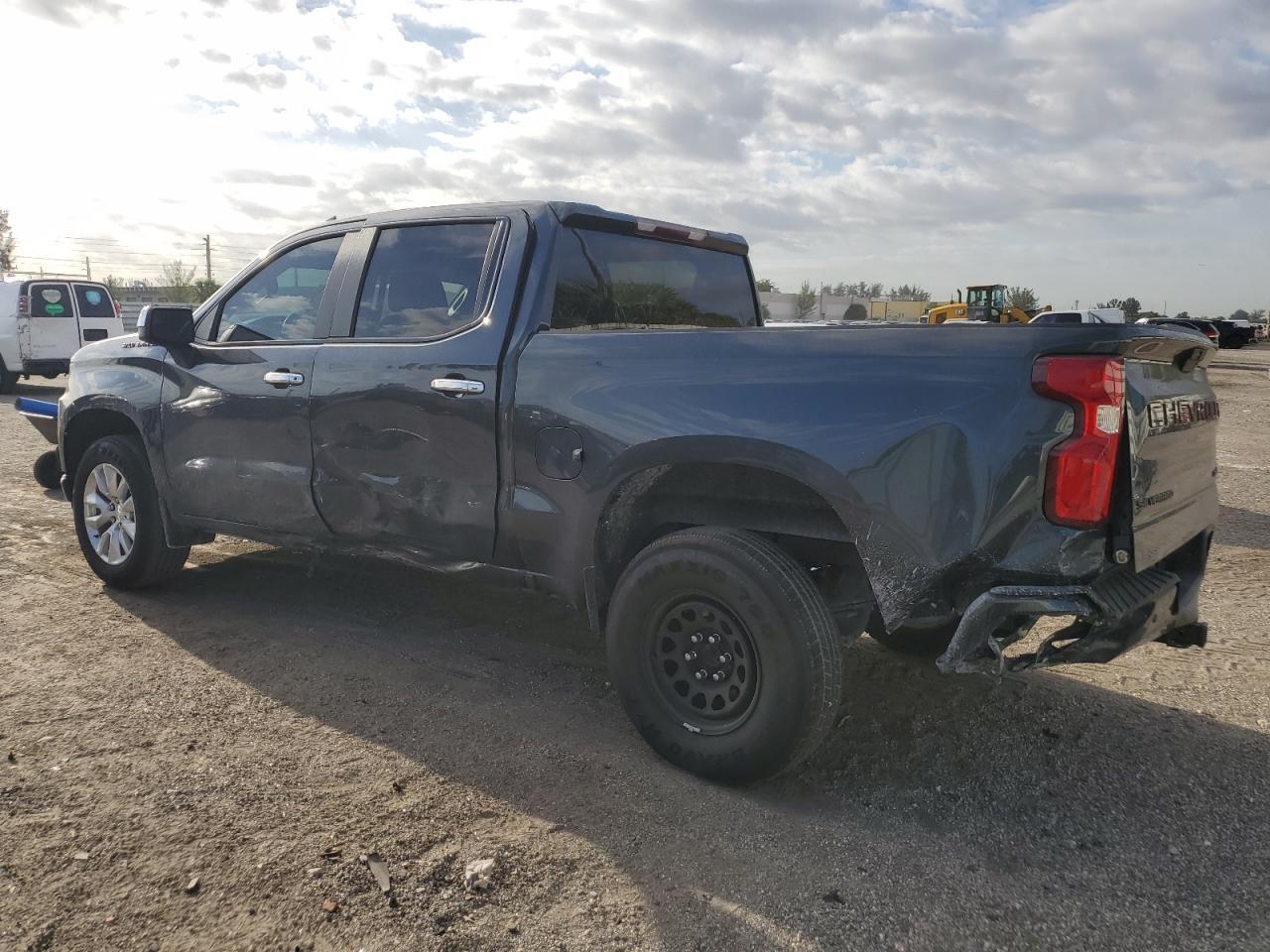 2021 CHEVROLET SILVERADO - Фото 2