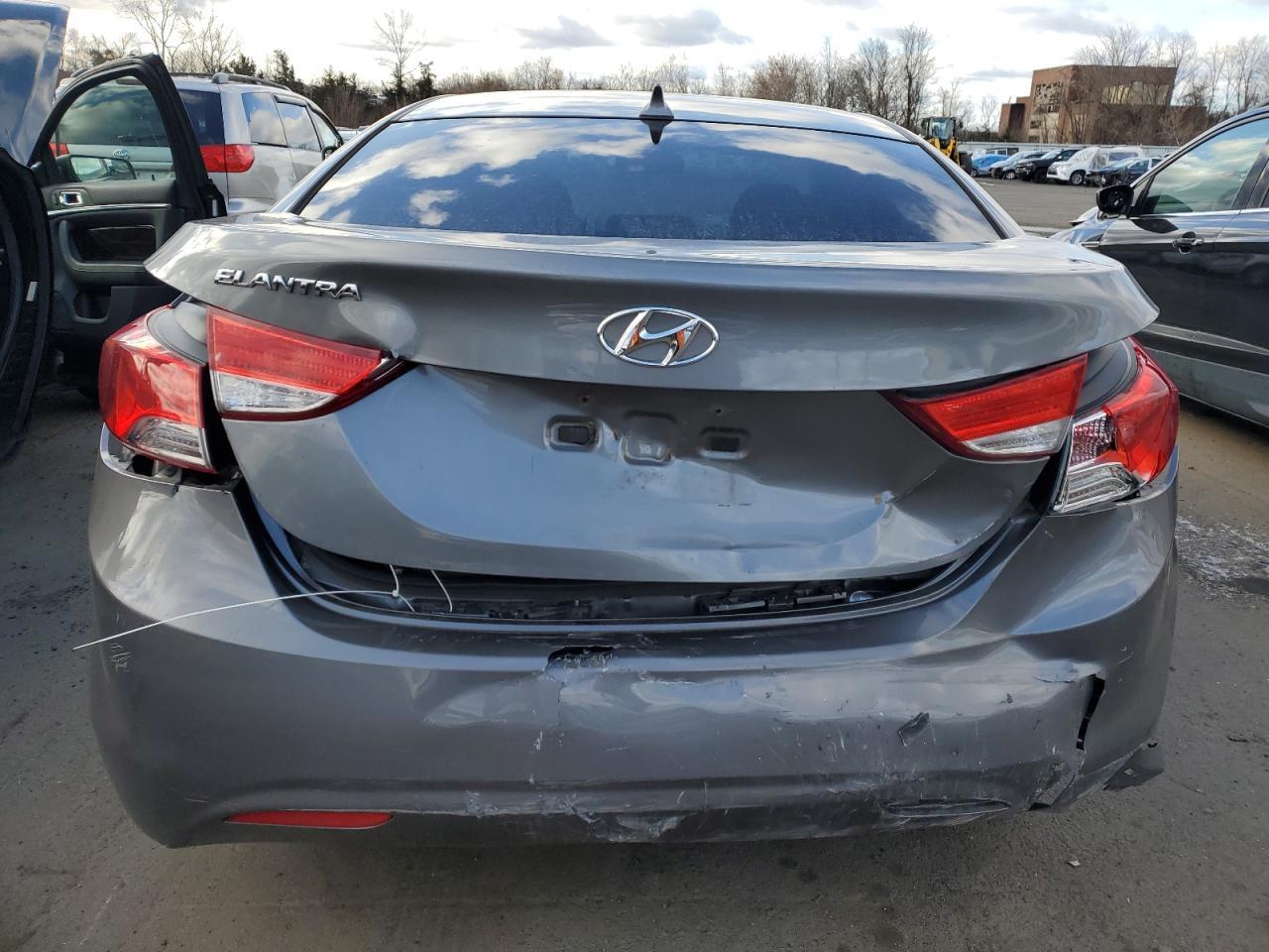 2013 HYUNDAI ELANTRA GL - Image 6