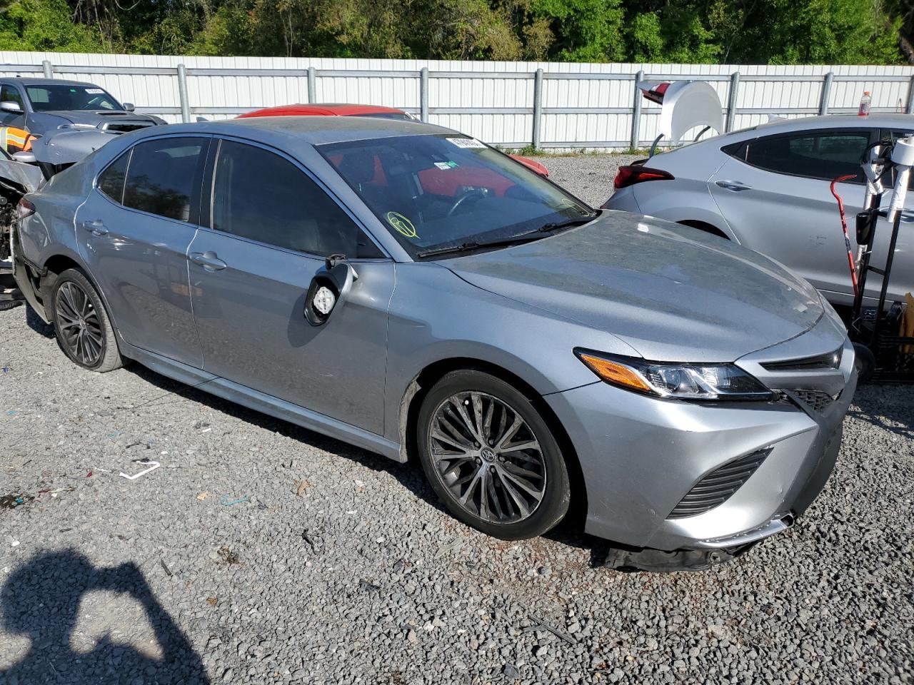 2020 TOYOTA CAMRY SE - Image 4